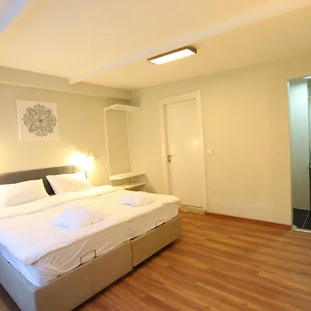 Gladden 3* Istanbul